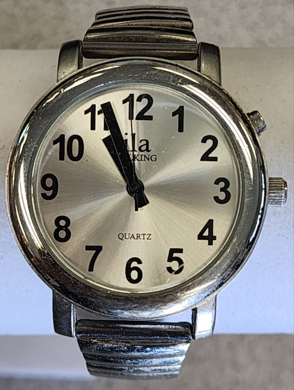 Vintage Silver Tone Talking Watch Easy Read Oversized Dial Low Vision Stretch Ba